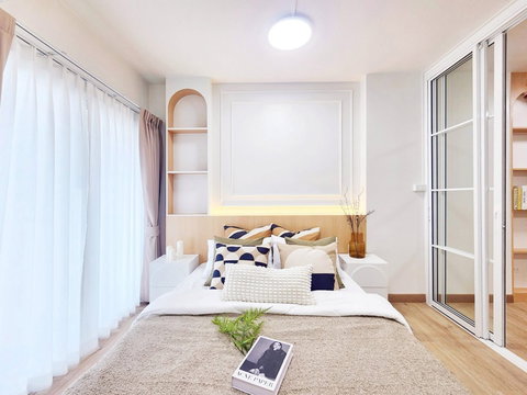 Supalai Park Srinakarin Condo, fully furnished, high floor, decorated in a minimalist style, tone controlled, let me tell you, it's worth it.