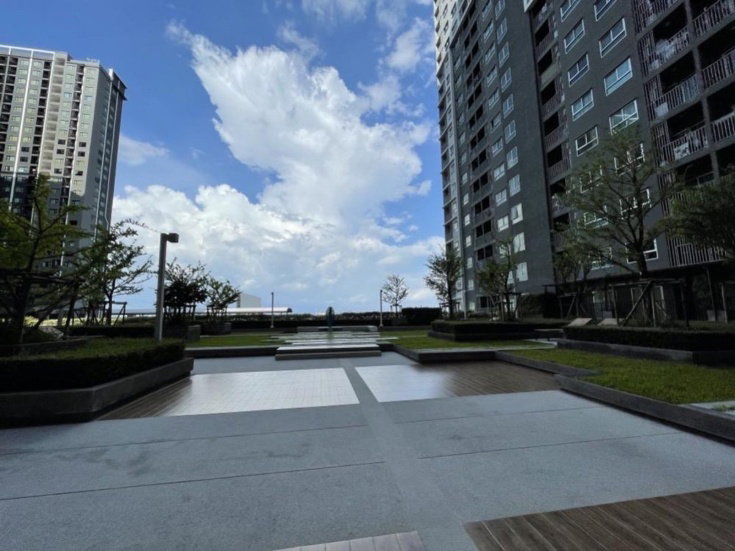 picture Code: KJ6308  for rent The Trust Condo @BTS Erawan // Line ID: @kjcondo (with @) // - 14/17