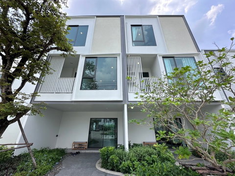 ขาย ทาวน์โฮม 3 ชั้น อัลติจูด คราฟ ไวบ์ บางนา Altitude Kraf Vibe Bangna หลังเมกะบางนา