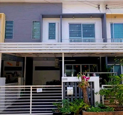 Townhouses for sale Bangkok : Town House For Sale The Connect Kaset-navamin