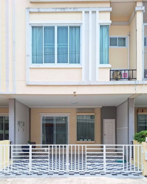ขายTownhome โครงการDiya Valley Saraphi พร้อมผู้เช่าเนื้อที่21 ตร.ว. 3 นอน 3 น้ำ ราคา 2.98 ล้าน ค่าเช่า 17,000/เดือน เฟอร์นิเจอร์พร้อมเครื่องใช้ไฟฟ้า