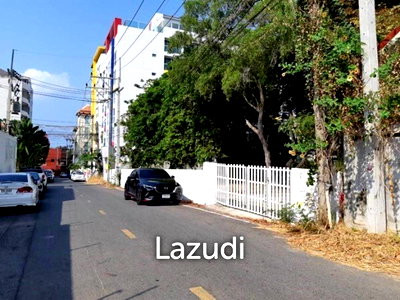 Land for sale Chonburi : Land on Pratamnak Hill for Sale
