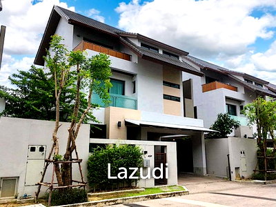 ขายบ้านเดี่ยว : 340 sqm modern detached home in Private Nirvana Residence Bang Kapi