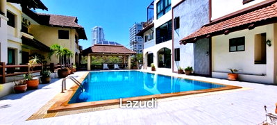 ทาวน์โฮม ถนนพระตำหนัก : 5 Beds 5 Baths 250 SQ.M. 4-Stoery House in Pratumnak