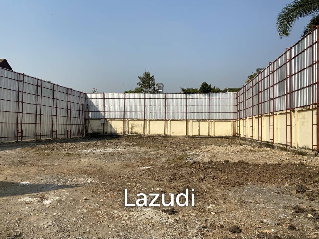 picture 200 Sqw Land for Sale in Heart of Ekkamai - 2/4