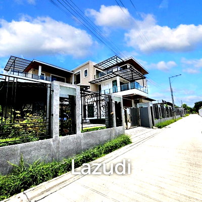 บ้านเดี่ยว ถนนสุขุมวิท : 9 Bed 1,896 SQ.M House for sale Soi Punnawithi 27