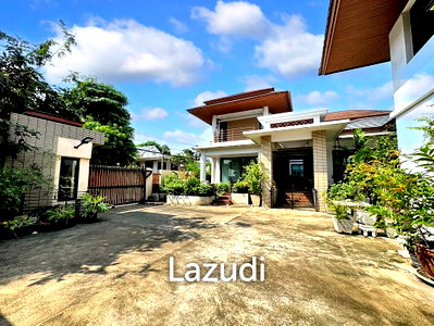 Houses for sale Tesco Lotus Extra Rama 4 : 6 Bed 4 Bath 800 SQ.M House for sale in Ekkamai