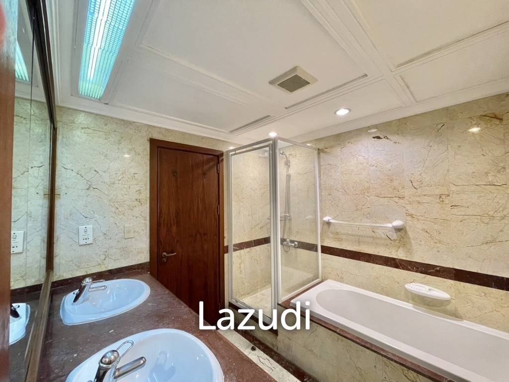 picture 3 Bed 3 Bath 317 SQ.M All Season Mansion - 18/30
