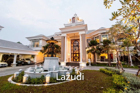 5 Bed 6 Bath Luxury Mansion in Central Bangkok – 517 SQ.W. of Land, Pool, Office Buildin in Din Daeng District