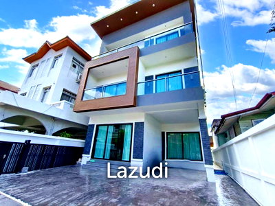 Houses for sale Tesco Lotus Extra Rama 4 : 4 Bed 5 Bath 330 SQ.M House in Soi Sukhumvit 65