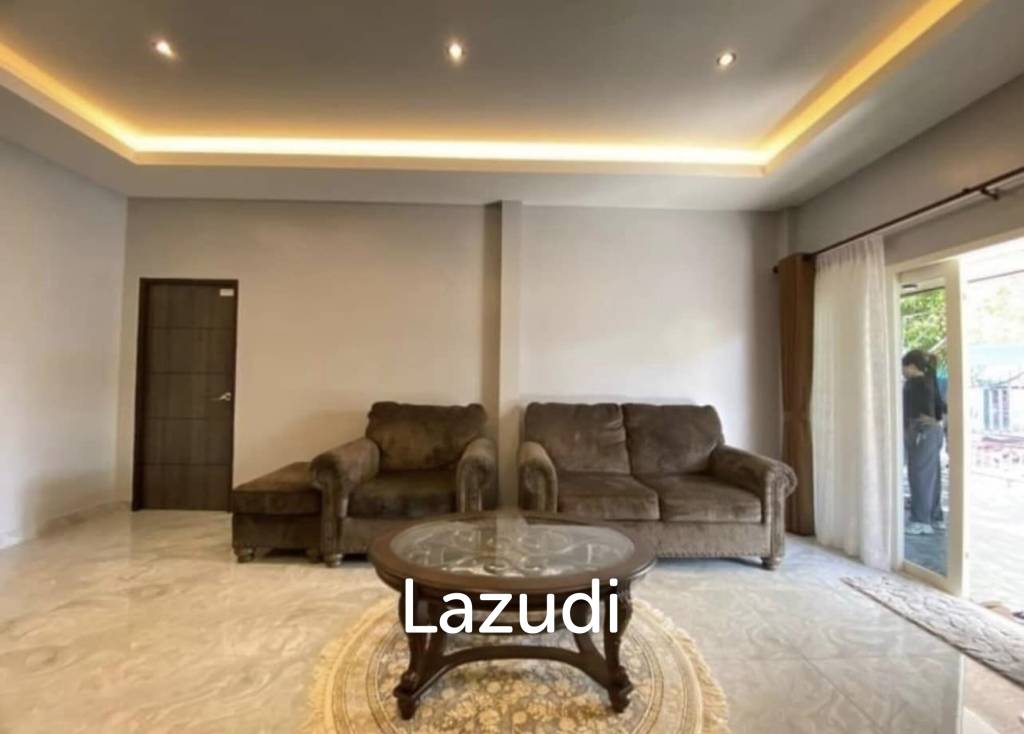 รูป 3 Beds 2 Baths 200 SQ.M. Eakmongkol Village Pattaya - รูปที่ 3/12