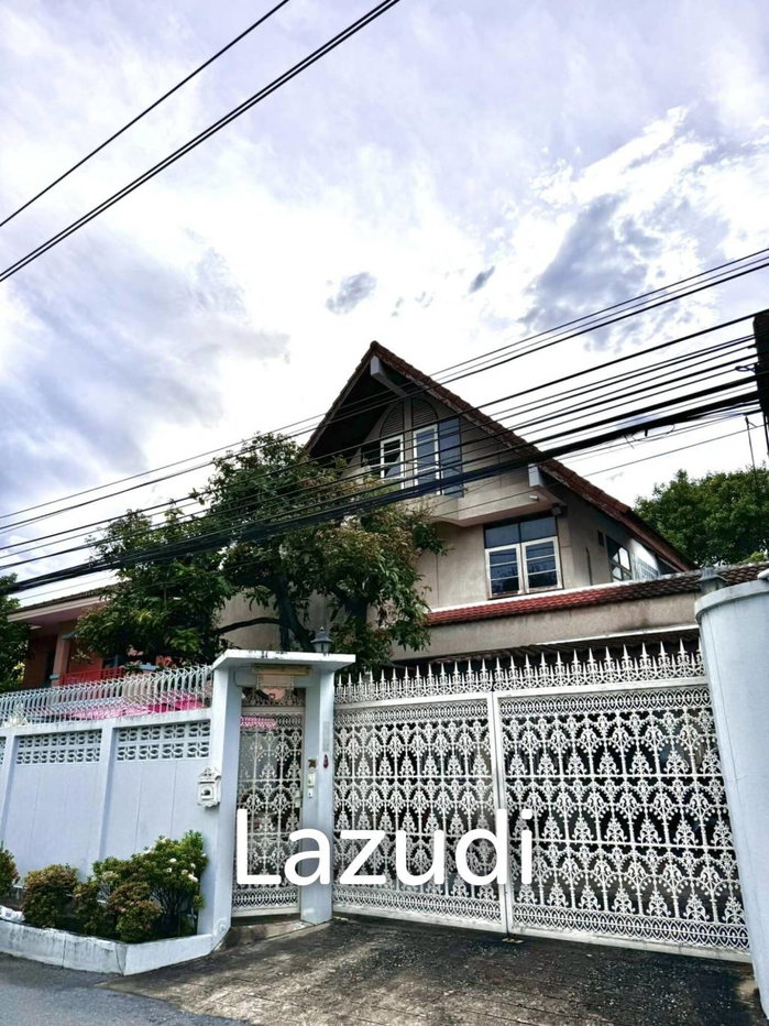 รูป 4 Bed 5 Bath 400 SQ.M House in Sathorn-Narathiwas - รูปที่ 1/11
