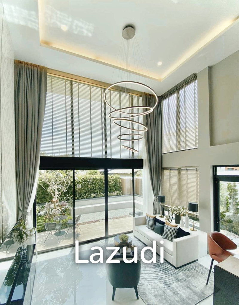 Houses for sale : 3 Bed 4 Bath 292 SQ.M Baan Mayfair Ladprao 71