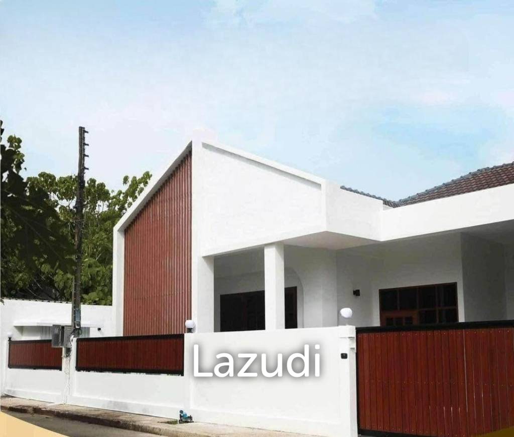 picture Renovated 3-Bedroom House In Chalong - 1/10