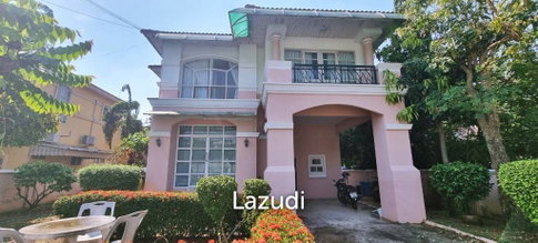 3 Beds 3 Baths 220 SQ.M. Central Park 3