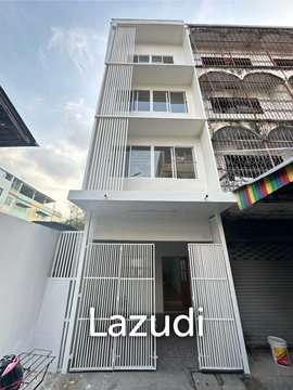 4-Bedroom 3 bedroom Townhouse in Charoen Rat