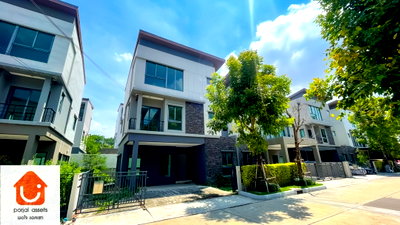บ้านแฝด สนามบินสุวรรณภูมิ : ขายบ้านแฝด 3 ชั้น โครงการบ้านกลางเมือง ดิ อิดิชั่น บางนา-วงแหวน พร้อมสวนส่วนตัว ใกล้เมกา บางนา ราคาต่อรองได้!