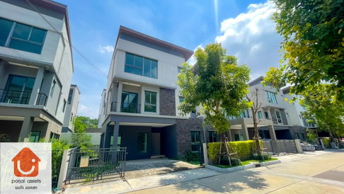 ขายบ้านแฝด 3 ชั้น โครงการบ้านกลางเมือง ดิ อิดิชั่น บางนา-วงแหวน พร้อมสวนส่วนตัว ใกล้เมกา บางนา ราคาต่อรองได้!