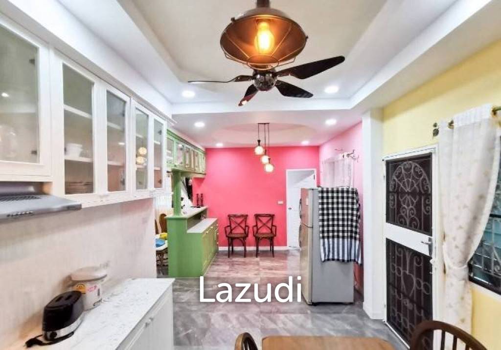 รูป 3 Beds 2 Baths 320 SQ.M. Ek Thani Village - รูปที่ 8/19