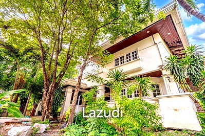 Houses for sale Suwannaphum International Airport : 5 Bed 5 Bath 2,483 SQ.M House with land Soi Chaloem Phrakiat 62