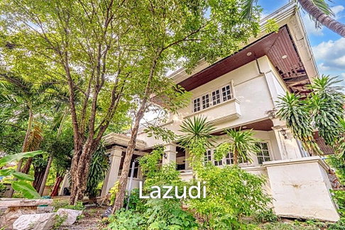 5 Bed 5 Bath 2,483 SQ.M House with land Soi Chaloem Phrakiat 62