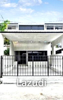 ทาวน์โฮม สวนเบญจกิติ : 3 Bed 4 Bath 320 SQ.M Townhouse in Yenakart