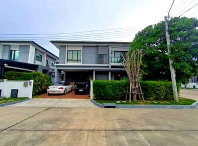 บ้านเดี่ยวให้เช่า : ให้เช่า บ้านสวยมาก Centro รามอินทรา จตุโชติ บ้านมองเห็นสระว่ายน้ำ