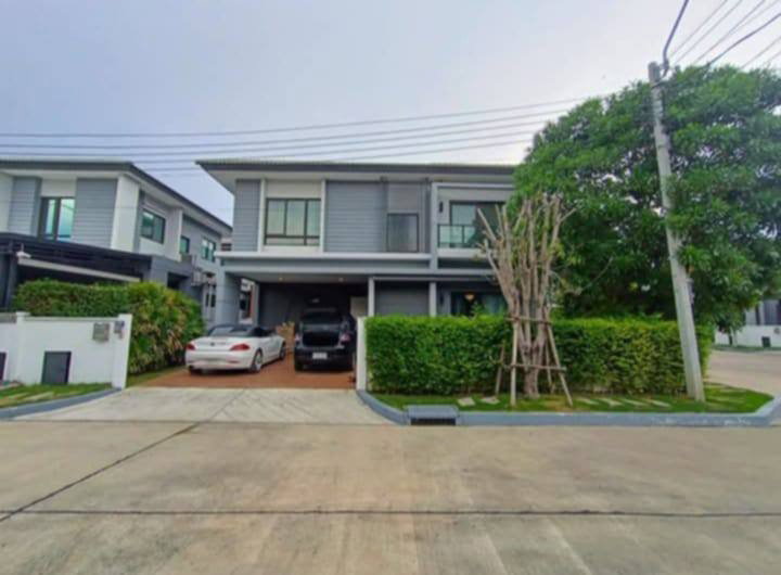 Houses for rent : For rent, very beautiful house, Centro Ramintra, Chatuchak, house with a view of the swimming pool