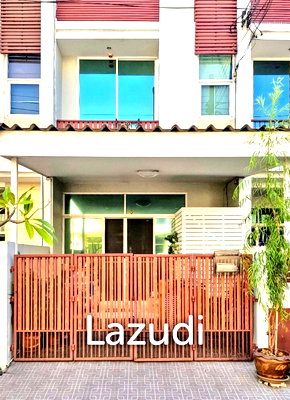 ทาวน์โฮม ถนนสาธุประดิษฐ์ : 3 Bed 3 Bath 200 SQ.M Thanapat Haus Sathorn-Narathiwas