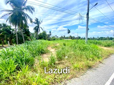 Land for sale Chonburi : 5 Rai 85 SQ. Wah. Land for Sale in  Si Racha