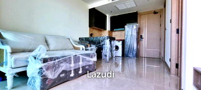 Condos for sale : 1 Bed 1 Bath 39.40 SQ.M. The Riviera Ocean Drive