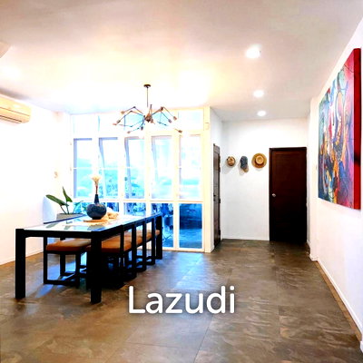 Townhouses for sale BTS Ekkamai : 4 Bed 4 Bath 400 SQ.M Townhouse in Phra Khanong Nuea