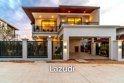 ขายบ้านเดี่ยว : 4 Beds 4 Baths 305 SQ.M Rungsii Village
