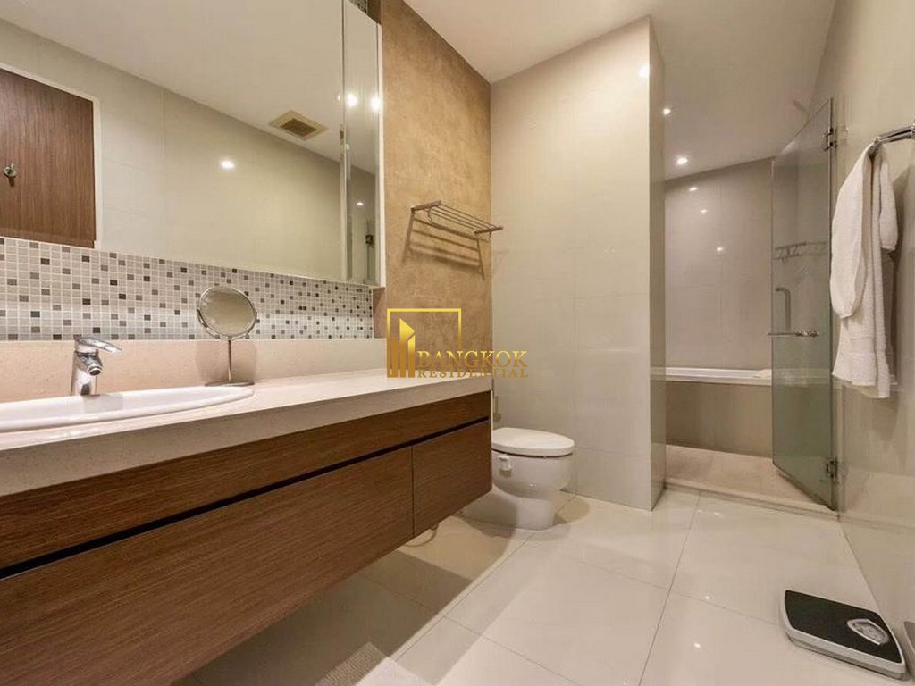 รูป Bright Sukhumvit 24 - Exquisite 3 Bed Duplex Condo in Phrom Phong - BR18719CD - รูปที่ 10/28