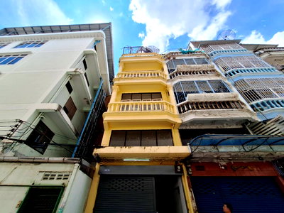 อาคารพาณิชย์ สีลม สาธร : 🔥🔥HOT DEAL!🏙️ อาคารพาณิชย์ 5 ชั้น ทำเลใจกลางเมือง สุดคุ้ม  🚩🚩เพียง 6.2 ล้านบาท ได้ตึกทำเลทอง ใกล้สาทร-สีลม-พระราม 3