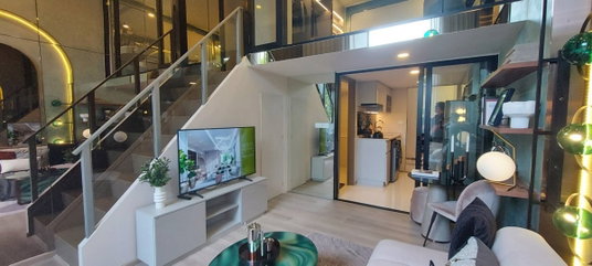 ขายดาวน์ **ต่ำกว่าราคาทุน-ต่อรองได้** คอนโดหรู โซ ออริจิ้น Wellness Siriraj ห้อง DUO SPACE ( 2 ชั้น) ติดถนนพรานนก ใกล้รถไฟฟ้า  80 ม. ใกล้ รพ.ศิริราช 