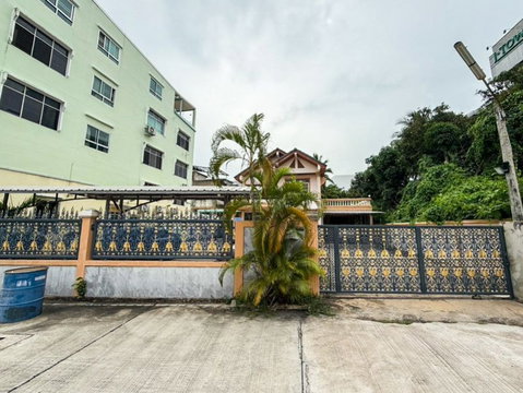 ขายบ้านเดี่ยวมือสอง ใจกลางเมืองศรีราชา ใกล้ไฟแดงอัสสัมชัญ 