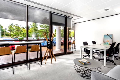 Office for rent : Office Space for Rent on the 37th Floor of Sathorn Square. Premium office space offers stunning panoramic views. Just 4-mins walk from BTS Chong Nonsi