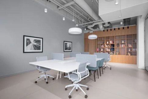 Serviced Office for Rent at Sermmit Tower Asoke. Offering flexible rental term, starting 1 month, Fully equipped with office furniture and facilities.