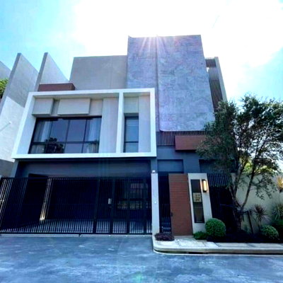 บ้านเดี่ยวให้เช่า : 📌 ให้เช่าบ้านเดี่ยว 3 ชั้น บูก้าน กรุงเทพกรีฑา 4 ห้องนอน 5 ห้องน้ำ