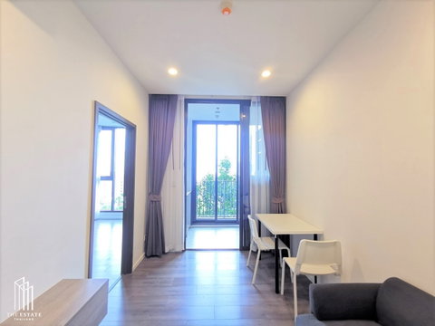 For sale Whizdom Essence Garden and pool view, only one wall is adjacent to neighbor, 34.03 sq.m. 1 bedroom @5.19MB