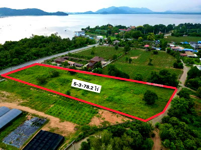Land for sale Chonburi : Beautiful land plot for sale near the edge of Bang Phra Reservoir, Sriracha, Chonburi