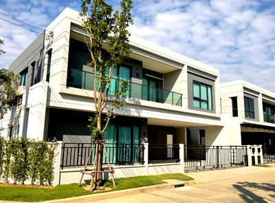 บ้านเดี่ยวให้เช่า : LTH12439 – House For Rent at Centro Bangna Size 61 SQ.W 289 SQ.M 4 Beds 5 Baths Near Mega Bangna ONLY 150K/Month