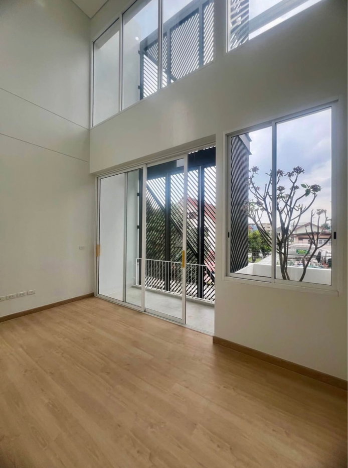 picture LTHC12452 – Townhouse FOR SALE in Onnut Size 28.2 SQ.W 210 SQ.M 3 Beds 3 Baths Near BTS On Nut Station ONLY 9.9 MB - 7/11