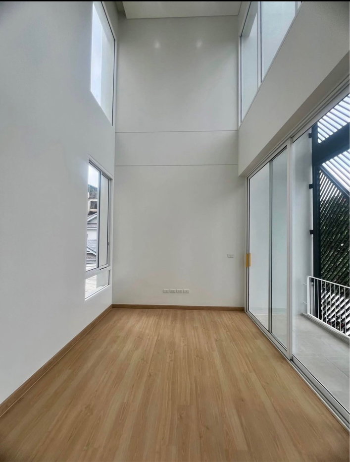 picture LTHC12452 – Townhouse FOR SALE in Onnut Size 28.2 SQ.W 210 SQ.M 3 Beds 3 Baths Near BTS On Nut Station ONLY 9.9 MB - 9/11
