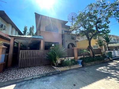 ขายบ้านเดี่ยว : ขายบ้านรีโนเวทสวย 🏡ใกล้ เมกาบางนา ทำเลดีติดถนนใหญ่ เดินทางสะดวก ต่อเติมโรงจอดรถข้างบ้านเรียบร้อย พร้อมอยู่เลย