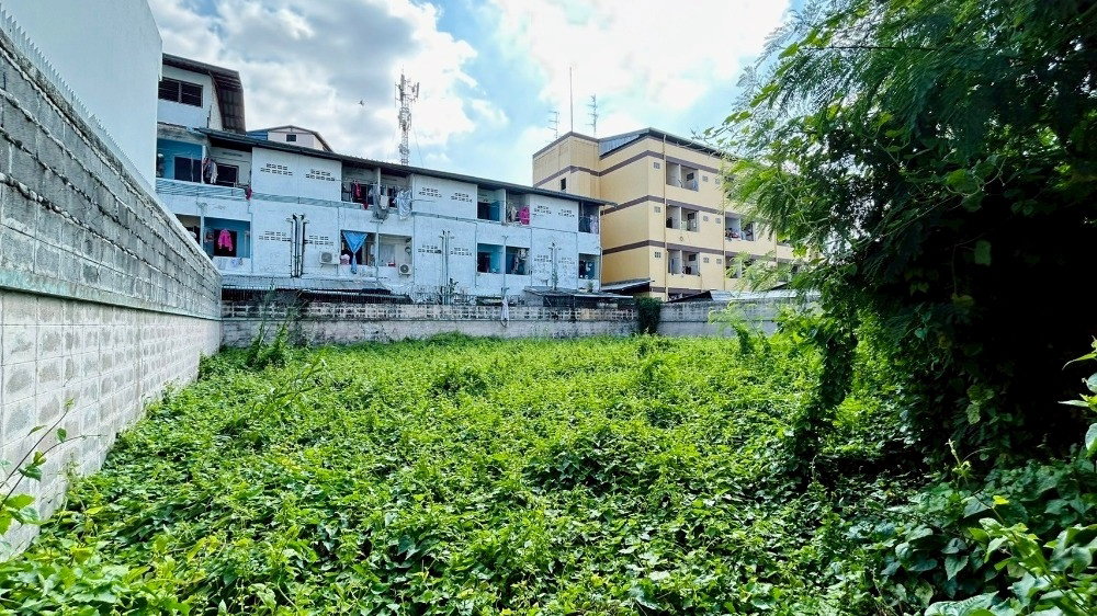 picture LTH12462 – Land FOR SALE in Sukhumvit 71 Size 110 SQ.W Near BTS Phra Khanong Station ONLY 17.9 MB - 1/3