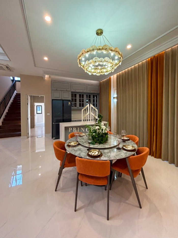รูป ขายบ้านหรู สไตล์คฤหาสน์ นาราสิริ กรุงเทพกรีฑา เดินทางสะดวก ใกล้โรงเรียนนานาชาติ Wellington College - รูปที่ 8/47