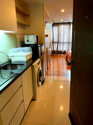 ขายคอนโด : ขายพร้อมผู้เช่า 15 Sukhumvit Residences 28 ตร.ม 1 ห้องนอน ตกแต่งครบ ใกล้ BTS นานา