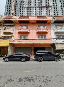 ขายตึกแถว 3 ชั้น หมู่บ้านรัตนาธิเบศร์ บางใหญ่ นนทบุรี  38 ตร.ว. 4 ห้องนอน 3 ห้องน้ำ 1 ห้องโถง ต่อเติมเต็ม คุ้มสุดในย่านนี้ เหมาะทำโฮมออฟฟิศ  
